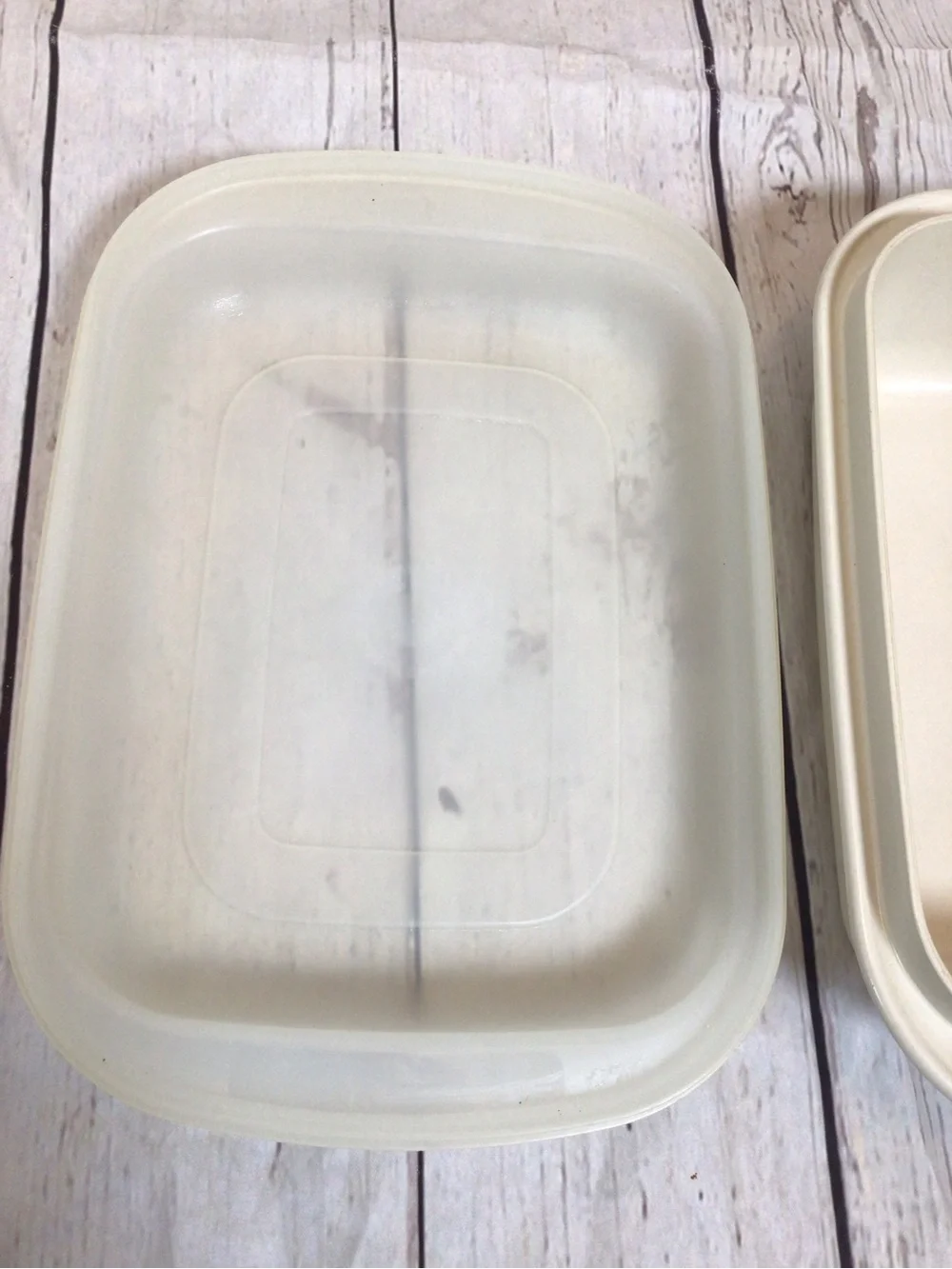 Vintage Tupperware Ultra 21 Loaf Pan & Lid 1.5 Qt Beige Microwave Oven Safe